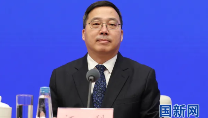 民法典明確多數(shù)業(yè)主同意即可，住建部：推動老舊小區(qū)加裝電梯，探索“物業(yè)+養(yǎng)老”新模式(圖1)