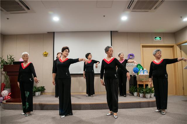 成都養(yǎng)老觀察：責(zé)任與義務(wù)，未來養(yǎng)老院能否代替子女盡孝？(圖1)