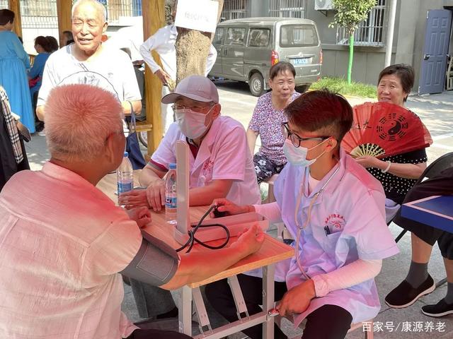為民服務(wù)養(yǎng)老早市走進土門街道漢城東路社區(qū)(圖7) 為民服務(wù)養(yǎng)老早市走進土門街道漢城東路社區(qū)(圖7)